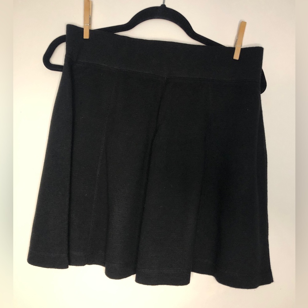 Sahalie black travel skirt stretchy wool blend comfy medium never worn